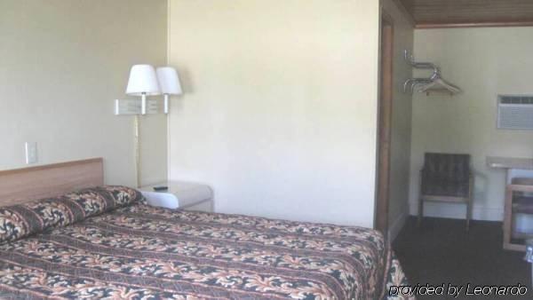 Oceanview Inn - Emerald Isle Room photo