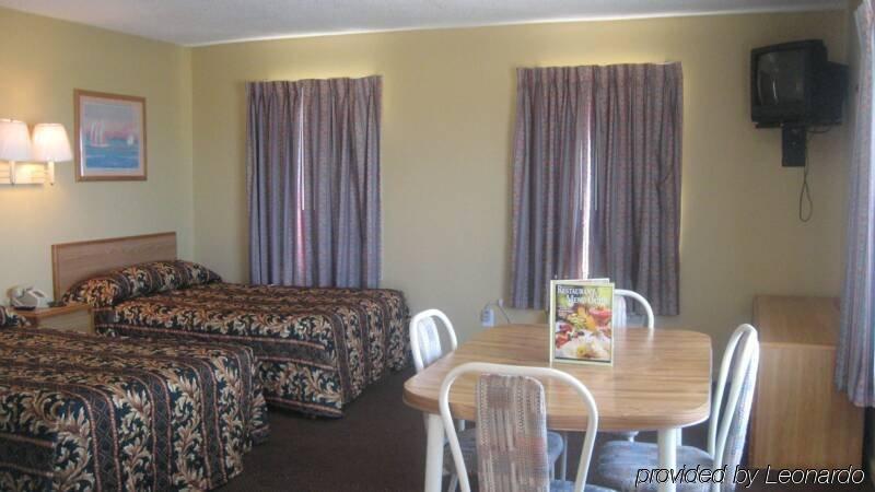 Oceanview Inn - Emerald Isle Room photo